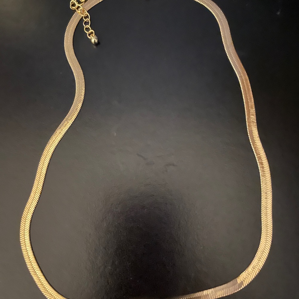 Elegant Gold Tone Necklace